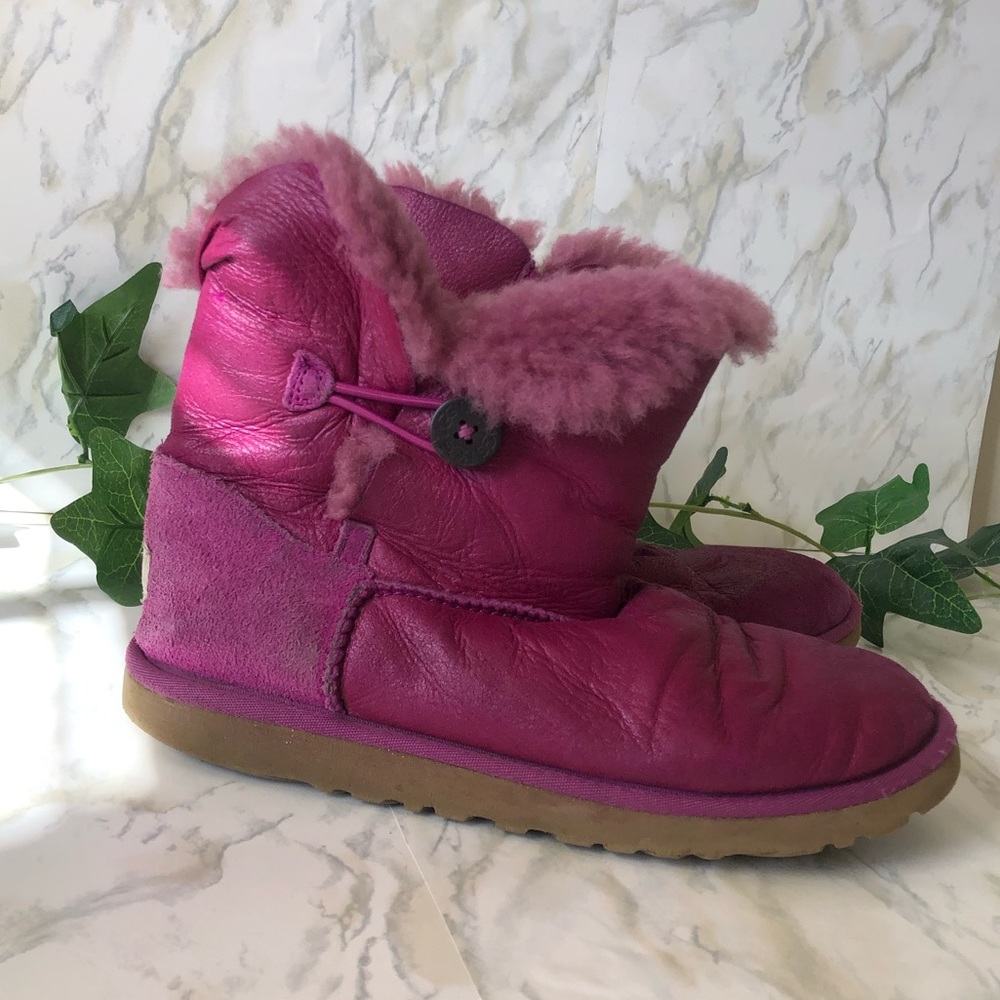 UGG Bailey Button Boot, Fuchsia Size 6